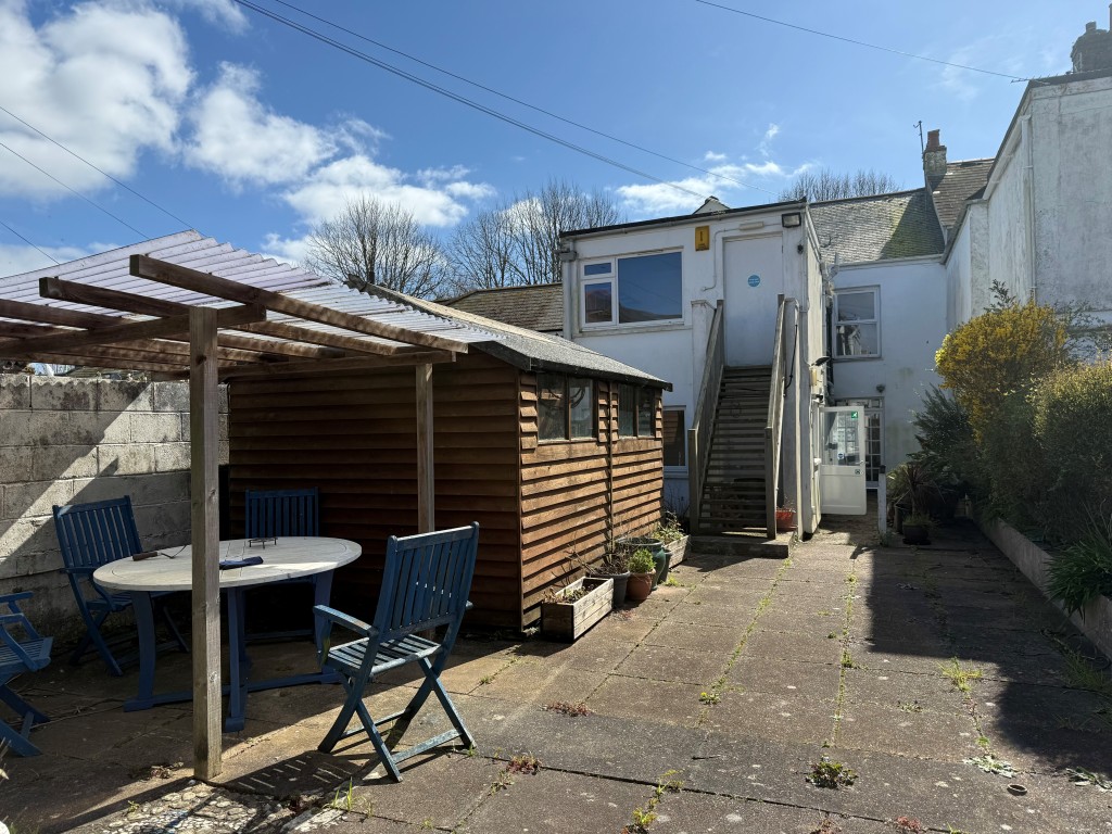 Lot: 19 - FORMER DAY CARE CENTRE WITH COURTYARD GARDEN AND PARKING OFFERING POTENTIAL - Rear elevation of property